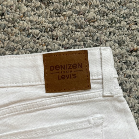Denizen from Levi’s white high rise shorts - Picture 4 of 4